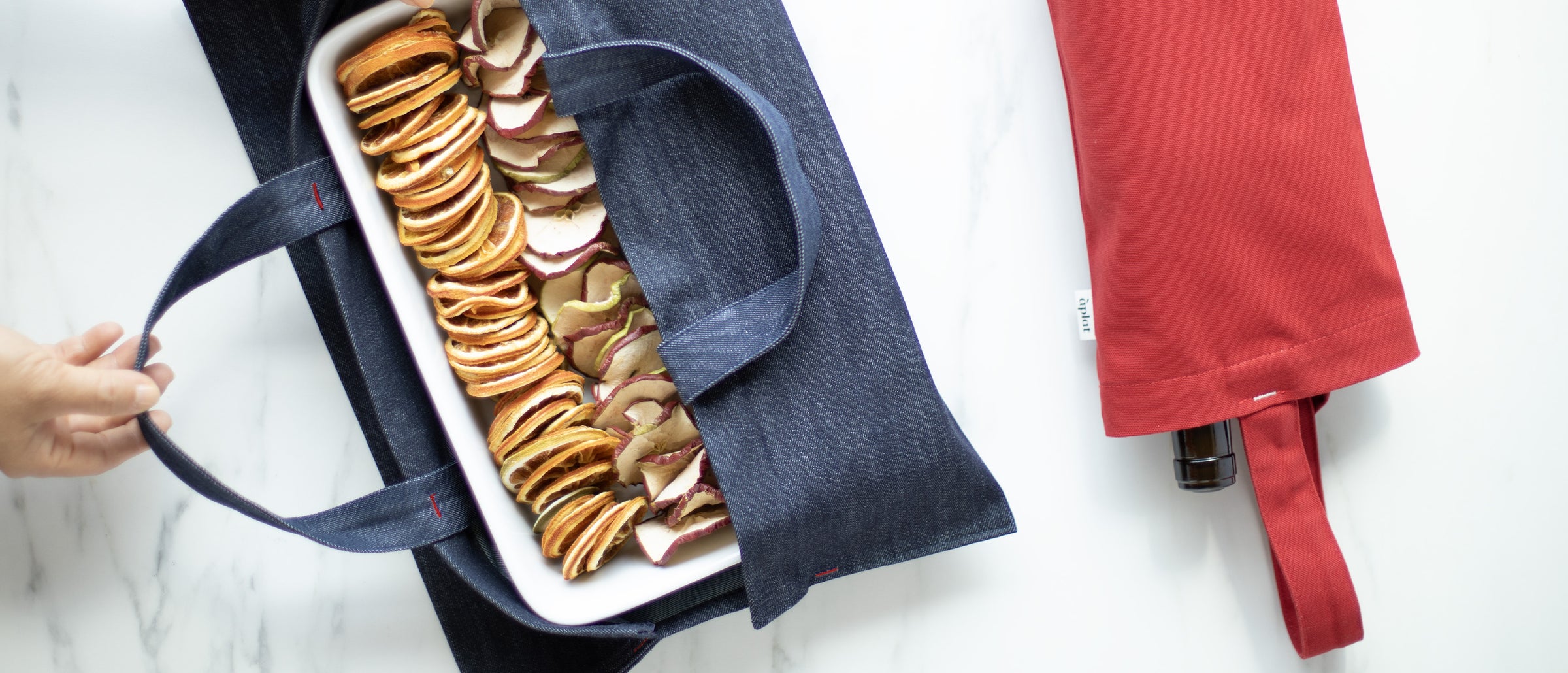 Thoughtful sustainable gifts for the hosts who enjoy good food and drink.