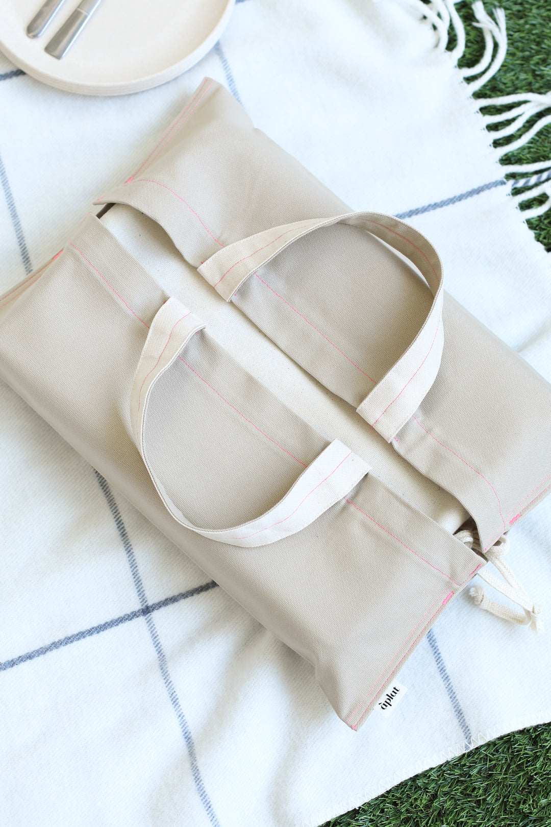 Plat Casserole Tote | Barley