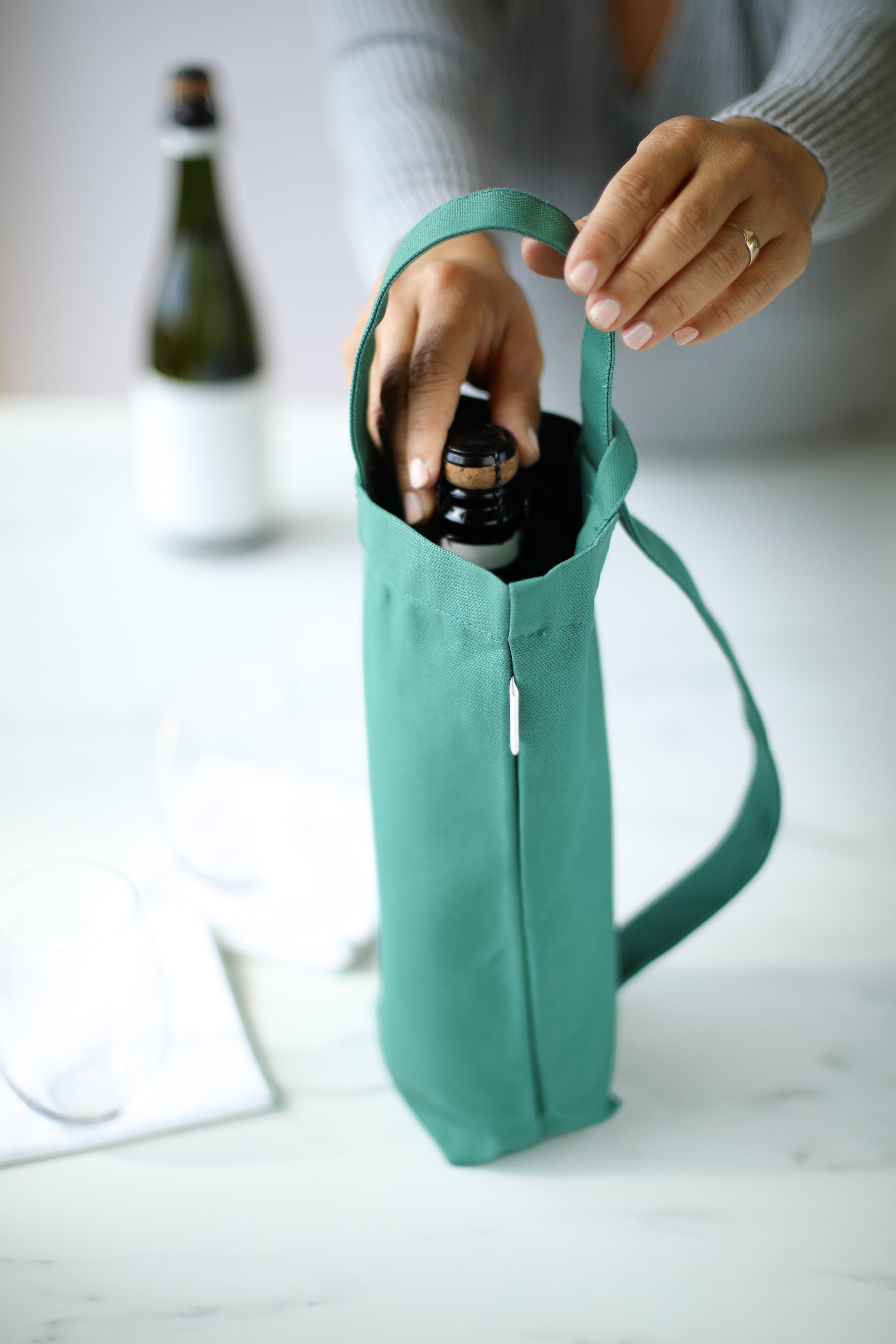 Aplat Reusable Cotton & Denim Carriers and Totes for Wine and Spirits
